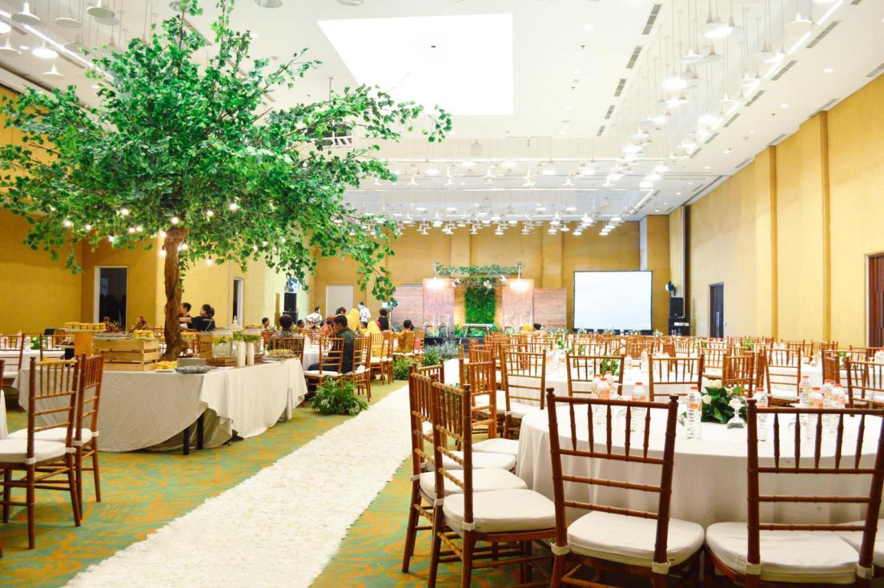 Harris And Conventions Bali Hotel